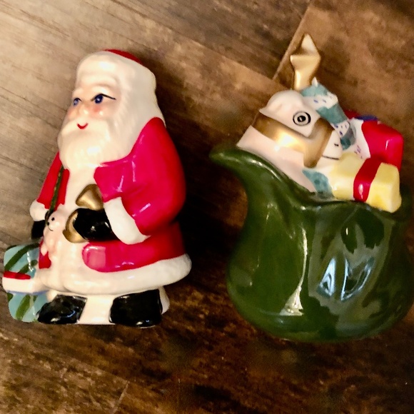 🎅🏻SALE Salt & Pepper Shakers Santa with Bag of Toys by Asia Master Christmas - Picture 2 of 12